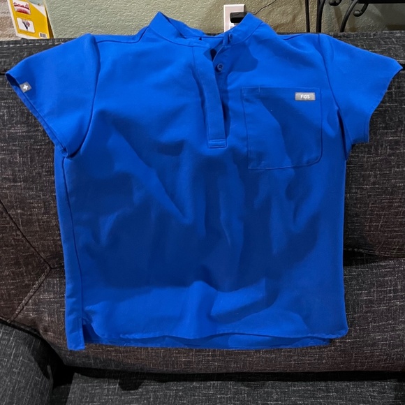 FIG SCRUBS - Picture 1 of 2